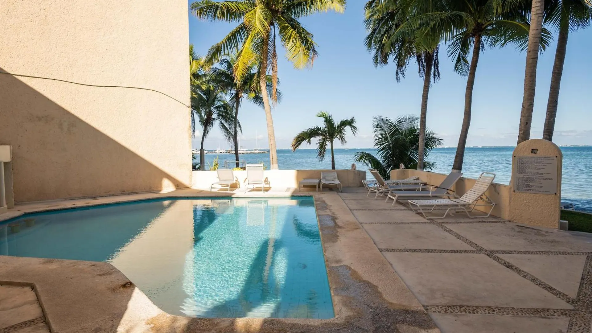 Beachfront Con Magnifica Vista Cancún Apartment